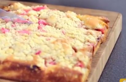 rhubarb cake