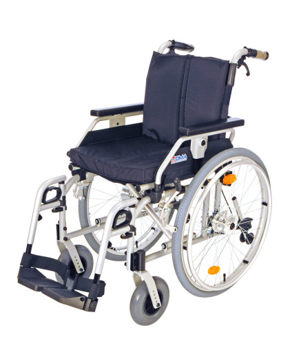 318-23 invalidní vozík s brzdami