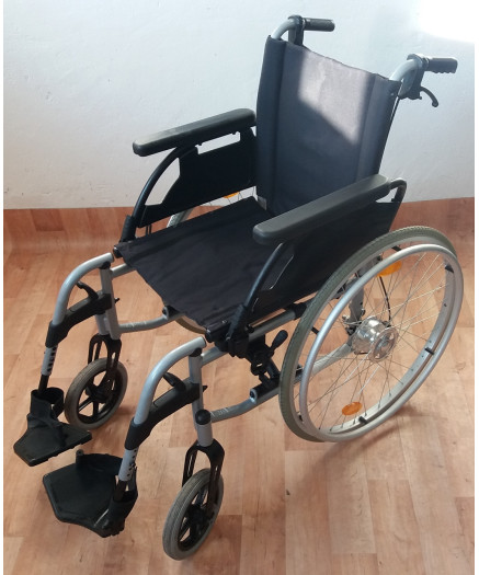 Invalidní vozík Breezy Unix2 šíře sedu 43 cm