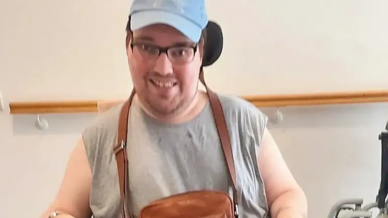Jakub na elektrickém vozíku
